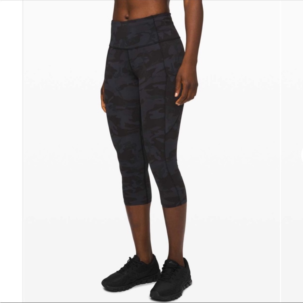 Lululemon Fast & Free Crop II *Nulux 19" Running Leggings Tights - Black Camo